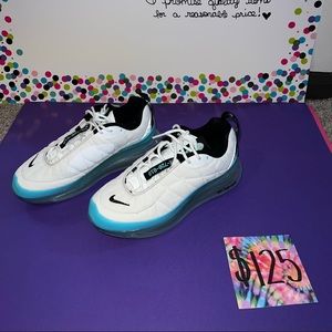 Brand new Nike Max 720-818